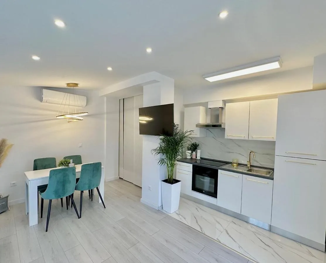 Apartment Teo With Terrace Rovinj